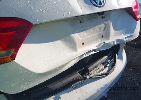 2014 Volkswagen Passat 1.8T Se z USA, uszkodzony, nr VIN 1VWBS7A33EC044839